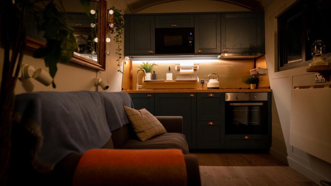 Cosy Double Shepherds Hut In Beautiful Wicklow With Underfloor Heating Throughout Rathnew Exterior foto