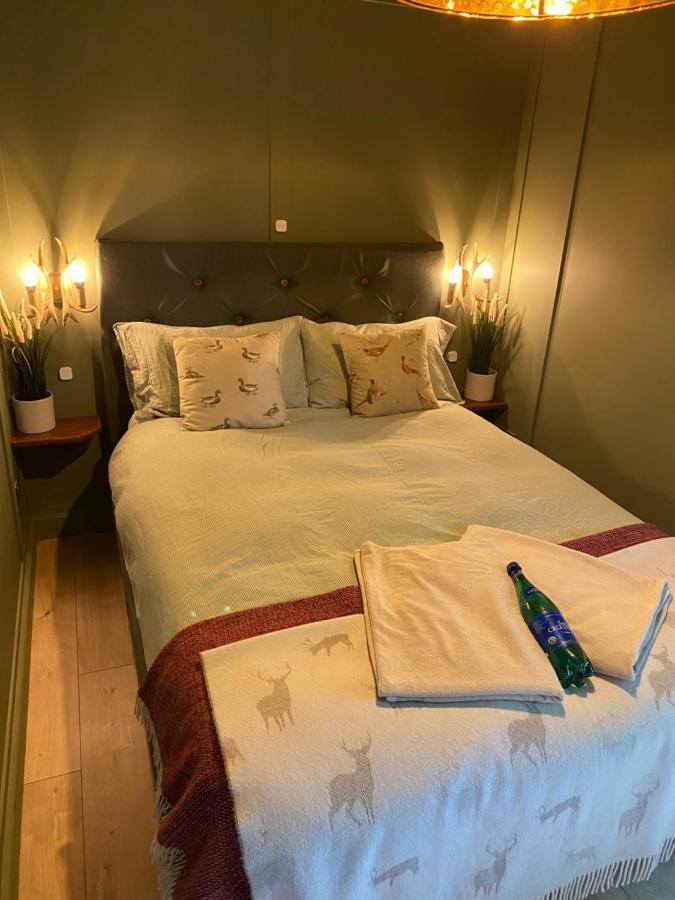 Cosy Double Shepherds Hut In Beautiful Wicklow With Underfloor Heating Throughout Rathnew Exterior foto