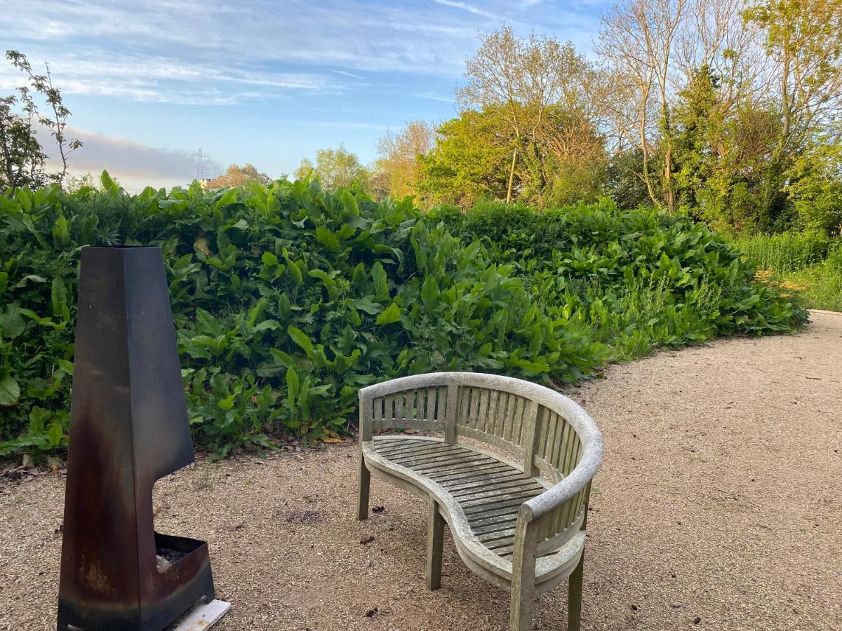 Cosy Double Shepherds Hut In Beautiful Wicklow With Underfloor Heating Throughout Rathnew Exterior foto